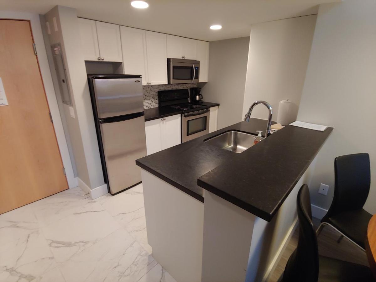 Tyndalstone Lodge 3 Bedroom In The Heart Of Village North Whistler Buitenkant foto