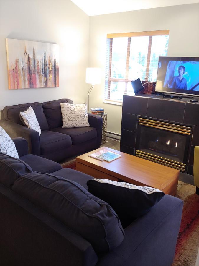 Tyndalstone Lodge 3 Bedroom In The Heart Of Village North Whistler Buitenkant foto