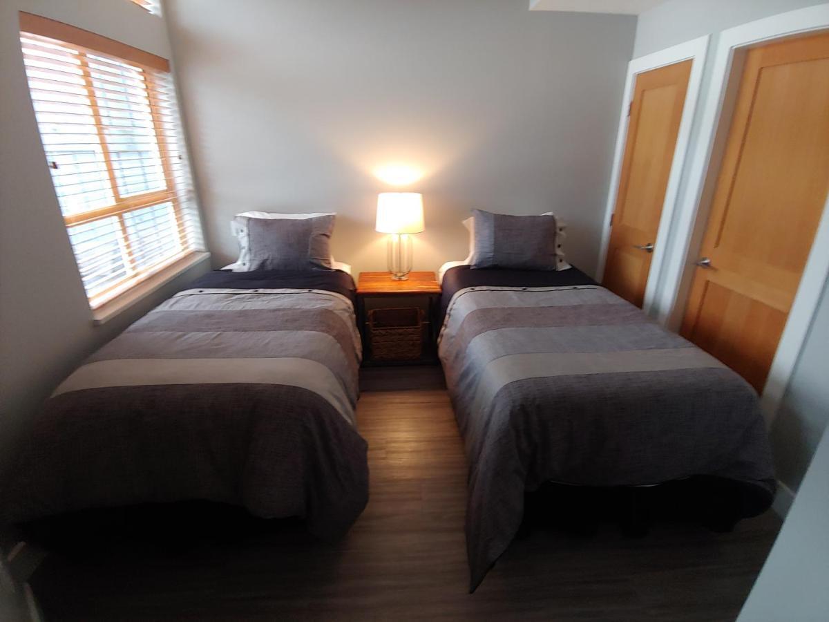 Tyndalstone Lodge 3 Bedroom In The Heart Of Village North Whistler Buitenkant foto